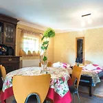 Lägenhet Mit Terrasse- Garten Und Grill By Interhome