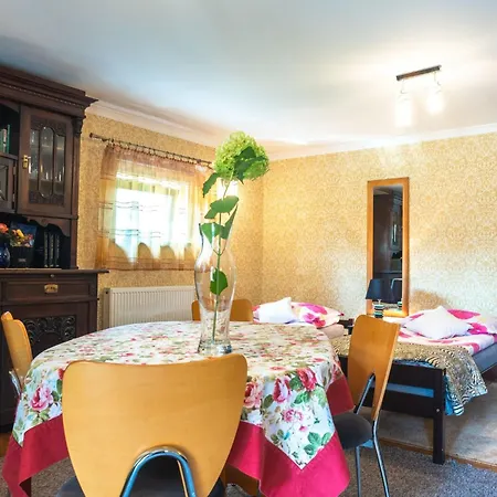 Apartment Mit Terrasse- Garten Und Grill By Interhome
